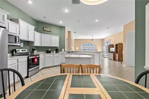 4805 Bookelia Cir, Bradenton, FL 34203 - Photo 9
