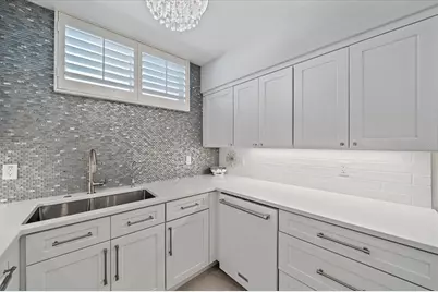 100 Sands Point Road #223, Longboat Key, FL 34228 - Photo 7