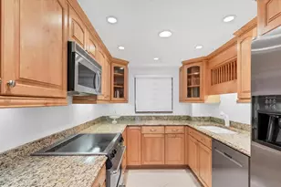 1100 Benjamin Franklin Dr, Sarasota, FL 34236 - Photo 11