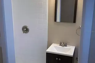 2023 Hyde Park St, Sarasota, FL 34239 - Photo 7