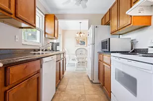 2153 Pueblo Cir, Sarasota, FL 34231 - Photo 9