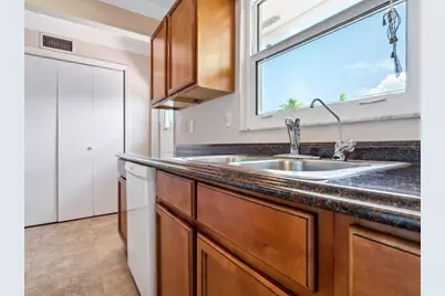 2153 Pueblo Circle #V14, Sarasota, FL 34231 - Photo 11