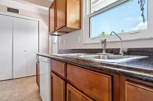 2153 Pueblo Cir, Sarasota, FL 34231 - Photo 11