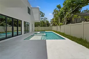 2604 Sydelle St, Sarasota, FL 34237 - Photo 13