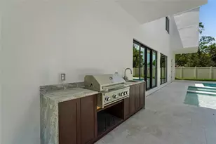2604 Sydelle St, Sarasota, FL 34237 - Photo 15