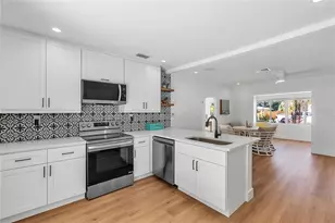 3842 Chapel Dr, Sarasota, FL 34234 - Photo 13