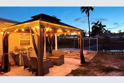 2702 38th Street W, Bradenton, FL 34205 - Photo 9