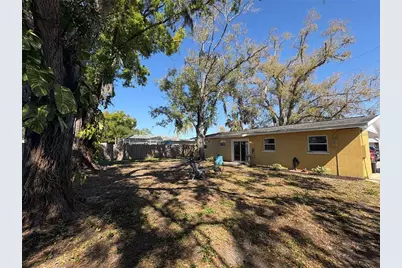 3932 Middlesex Place, Sarasota, FL 34241 - Photo 13