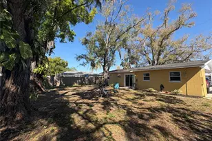 3932 Middlesex Pl, Sarasota, FL 34241 - Photo 13