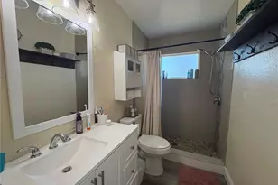 3932 Middlesex Pl, Sarasota, FL 34241 - Photo 9