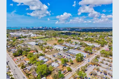 2586 Tami Sola Street, Sarasota, FL 34237 - Photo 41