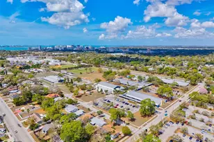 2586 Tami Sola St, Sarasota, FL 34237 - Photo 41