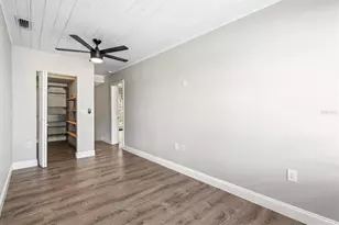 2586 Tami Sola St, Sarasota, FL 34237 - Photo 15