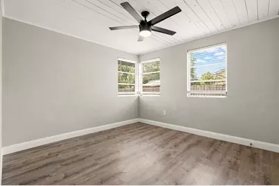 2586 Tami Sola Street, Sarasota, FL 34237 - Photo 25