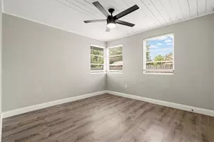 2586 Tami Sola St, Sarasota, FL 34237 - Photo 25