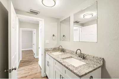 2586 Tami Sola Street, Sarasota, FL 34237 - Photo 23