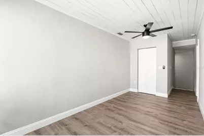 2586 Tami Sola Street, Sarasota, FL 34237 - Photo 13