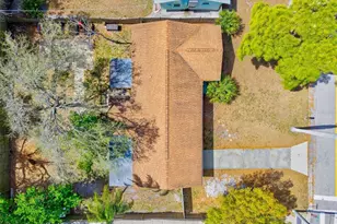 2586 Tami Sola St, Sarasota, FL 34237 - Photo 3