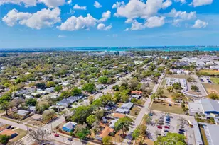 2586 Tami Sola St, Sarasota, FL 34237 - Photo 43