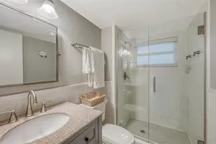 800 Benjamin Franklin Dr, Sarasota, FL 34236 - Photo 27