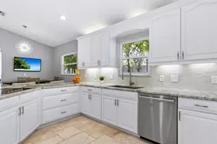 221 Lychee Rd, Nokomis, FL 34275 - Photo 25