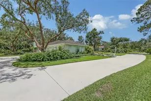 7604 Weeping Willow Cir, Sarasota, FL 34241 - Photo 5