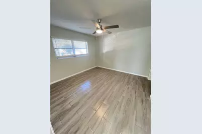 6351 Gateway Avenue, Sarasota, FL 34231 - Photo 7