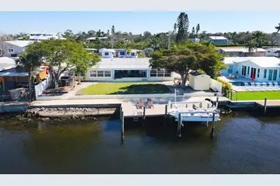 218 22nd Street NE, Bradenton, FL 34208 - Photo 1