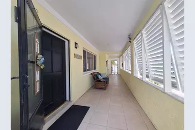 218 22nd Street NE, Bradenton, FL 34208 - Photo 3