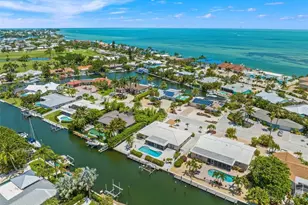 614 Gladstone Ln, Holmes Beach, FL 34217 - Photo 5