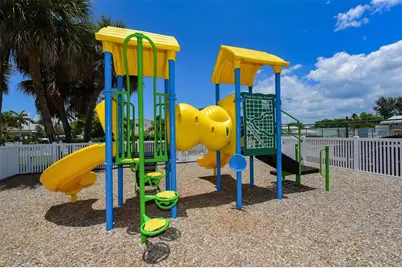 614 Gladstone Lane, Holmes Beach, FL 34217 - Photo 57