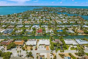 614 Gladstone Ln, Holmes Beach, FL 34217 - Photo 3