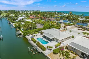 614 Gladstone Ln, Holmes Beach, FL 34217 - Photo 9