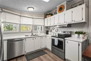 8470 Imperial Cir, Palmetto, FL 34221 - Photo 5