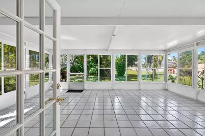 4808 Riverwood Avenue, Sarasota, FL 34231 - Photo 9