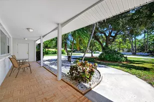 4808 Riverwood Ave, Sarasota, FL 34231 - Photo 5