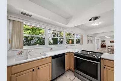 4808 Riverwood Avenue, Sarasota, FL 34231 - Photo 15