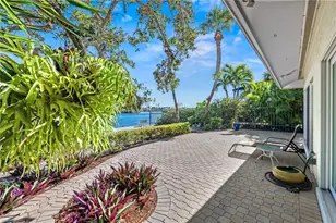 1320 Moonmist Dr, Sarasota, FL 34242 - Photo 11