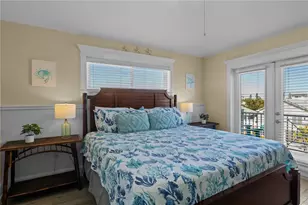 6908 Holmes Blvd, Holmes Beach, FL 34217 - Photo 35