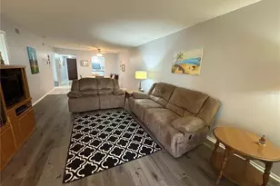 3064 Lake Bayshore Dr, Bradenton, FL 34205 - Photo 21