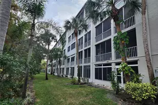 3064 Lake Bayshore Dr, Bradenton, FL 34205 - Photo 13