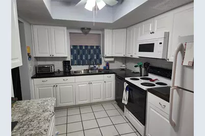 3064 Lake Bayshore Drive #115, Bradenton, FL 34205 - Photo 5