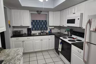 3064 Lake Bayshore Dr, Bradenton, FL 34205 - Photo 5