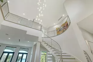 1540 Hillview Dr, Sarasota, FL 34239 - Photo 27