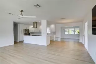 2909 Upper Tangelo Dr, Sarasota, FL 34239 - Photo 9