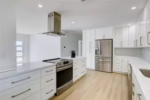 2909 Upper Tangelo Dr, Sarasota, FL 34239 - Photo 15