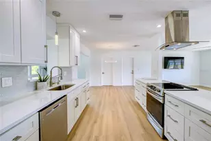 2909 Upper Tangelo Dr, Sarasota, FL 34239 - Photo 17