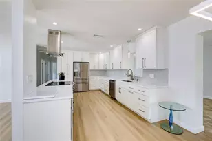 2909 Upper Tangelo Dr, Sarasota, FL 34239 - Photo 13