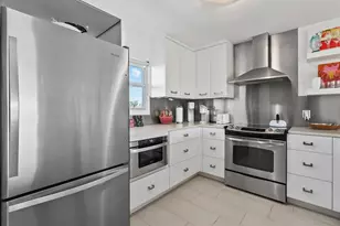 9393 Midnight Pass Rd, Sarasota, FL 34242 - Photo 5