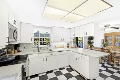 212 85th St, Holmes Beach, FL 34217 - Photo 11